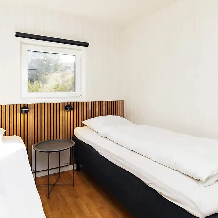 12 Person Holiday In Bl Vand