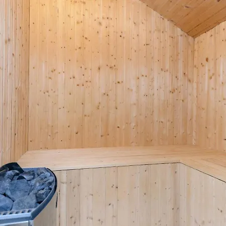 12 Person Holiday In Bl Vand Ferienhaus Blåvand